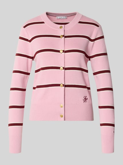 Produktfoto, Regular Fit Strickjacke aus reiner Baumwolle von Tommy Hilfiger in Optik:Allover-Muster, gestreift, Feinstrick, rosa mit braunen Streifen, goldfarbene Knopfleiste, Stitching-Applikation.