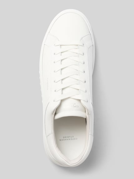 Produktfoto, Sneaker aus echtem Leder mit Logo-Detail von Copenhagen, Heren sneakers in wit, afgeronde pasvorm, logodetail, vetersluiting, licht geprofileerde zool, hakhoogte maat 44: 5 cm, schachthoogte maat 44: 7 cm, schachtbreedte maat 44: 9 cm