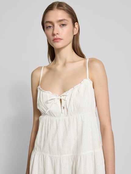 REVIEW Minikleid mit Lochstickerei Weiss 3
