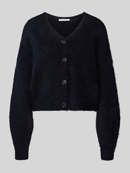 Produktfoto, Oversized Wolljacke mit Woll- und Mohair-Anteil Modell 'Debbie' von Gestuz in Schwarz mit V-Ausschnitt und Fell-Optik