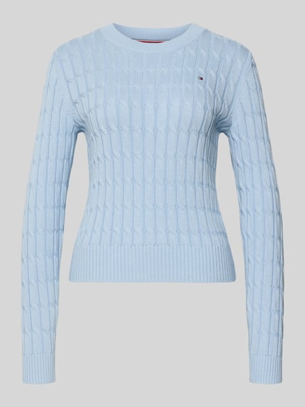Produktfoto, Slim Fit Strickpullover aus reiner Baumwolle von Tommy Hilfiger, niebieski, wzór w paski, krój slim fit, dekolt okrągły, długi rękaw, prążkowane wykończenia, dzianina, logo