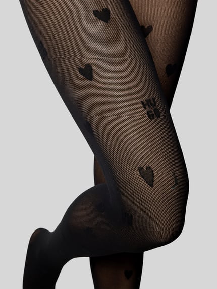 Produktfoto, Strumpfhosen mit Label Intarsie Modell 'TH HEART' von HUGO, czarny kolor, matowa tekstura, 30 DEN, kontrastowe paski, elastyczny ściągacz, detal serca, Made in Italy