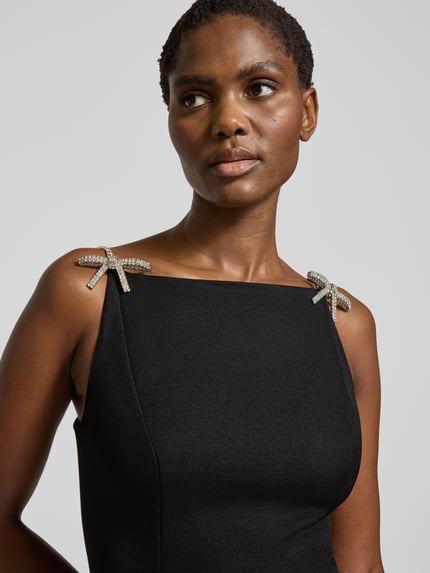 Forever New Sukienka koktajlowa z wszytym zamkiem błyskawicznym model ‘Charlee’ BLACK 3