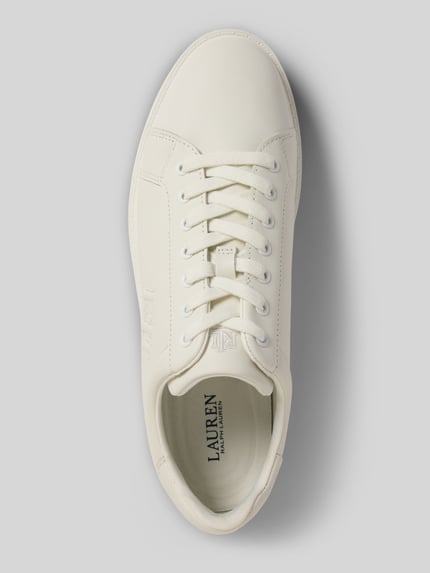 Produktfoto, Sneaker aus Leder Modell 'AINSLEY' van Lauren Ralph Lauren, dames sneakers van echt leer, afgeronde punt, vetersluiting, labeldetails, hakhoogte 4 cm, schachthoogte 8 cm, schachtbreedte 7 cm, kleur gebroken wit, glad textuur