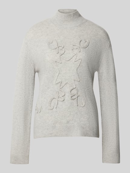 Produktfoto, Strickpullover mit Stehkragen von Christian Berg Woman in hellgrau, lockere Passform, gerippte Abschlüsse, strukturierte Oberfläche