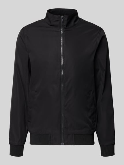 Produktfoto, Regular Fit Jacke mit Stehkragen Modell 'Hefi' von Blend aus reiner Baumwolle, Schwarz, Reißverschluss, Eingrifftaschen, elastische Abschlüsse, Maße bei Größe M: Rückenlänge 71 cm, Schulterbreite 46 cm, Brustweite 48 cm, Ärmellänge 25 cm.