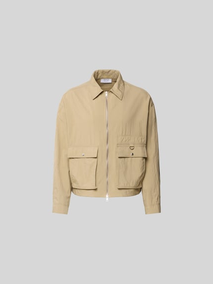 Produktfoto, Regular Fit Jacke mit Umlegekragen von Lauren Ralph Lauren w kolorze beżowym, nakładane kieszenie, zamek błyskawiczny dwustronny, sportowe mankiety, gładka struktura