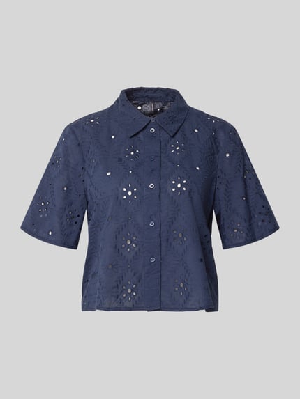 Produktfoto, Relaxed Fit Hemdbluse aus reiner Baumwolle Modell 'ELIZA' von Vero Moda in Dunkelblau mit Lochstickerei und Knopfleiste, unifarben