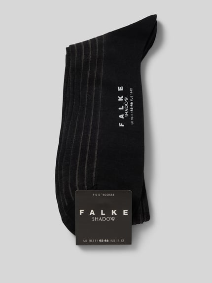 Produktfoto, schwarze Kniestrümpfe in Ripp-Optik Modell 'SHADOW' von Falke, Baumwoll-Mix, körpernahe Passform, strukturierte Textur
