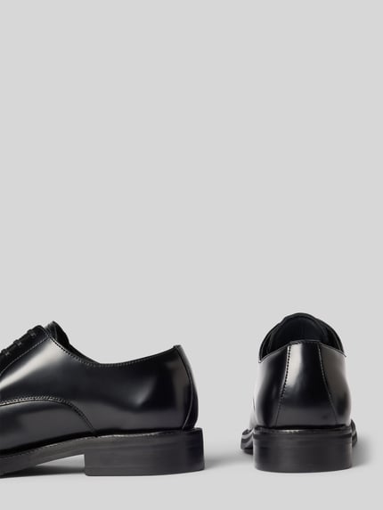 Produktfoto, glänzend schwarze Schnürschuhe aus echtem Rindsleder Modell 'BOBBY' von Selected, glatte Oberfläche, Herren Schnürschuhe