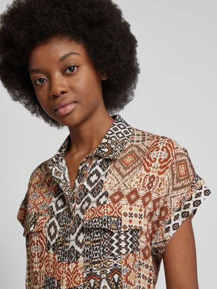 Apricot Midikleid mit Allover-Print Black 3