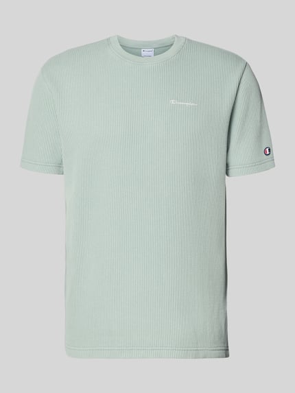Produktfoto, T-Shirt mit Strukturmuster und Label-Stitchings von CHAMPION in hellem Grün, Baumwoll-Mix, Regular Fit, dezentes Label, Struktur-Oberfläche