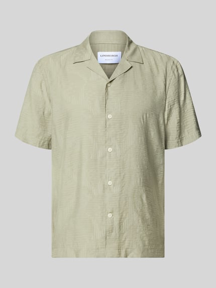 Produktfoto, Modern Fit Freizeithemd mit Strukturmuster von Lindbergh aus Viskose-Mix, Reverskragen, Knopfleiste, beige, texturierte Oberfläche