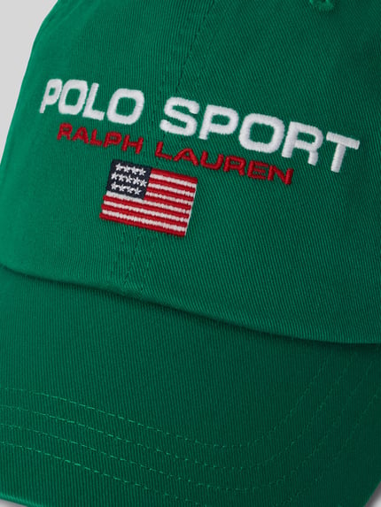 Produktfoto, Basecap aus reiner Baumwolle von Polo Ralph Lauren, grüne Twill-Optik, weiße Label-Schriftzug-Stickerei, USA-Flagge, verstellbarer Riegel