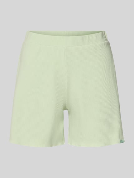 Produktfoto, Shorts in Ripp-Optik Modell 'Lyle' von OH APRIL in hellem Grün, elastischer Bund, Baumwoll-Mix mit Modal-Anteil, Regular Fit