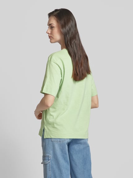 Esprit T-Shirt in unifarbenem Design mit V-Ausschnitt Apfel 5