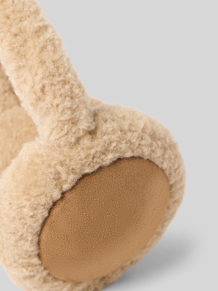 Produktfoto, Ohrenwärmer mit Teddyfell-Besatz Modell 'ARLO' von PIECES in Beige, strukturierte Optik, Fleece, unifarben, Nahaufnahme.