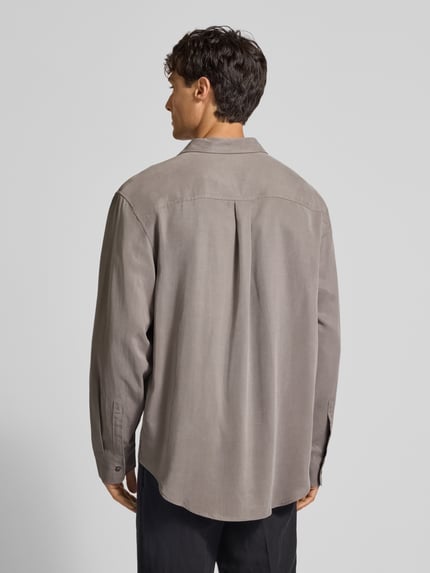CK Calvin Klein Relaxed Fit Freizeithemd aus Lyocell mit Label-Stitching Stein 5