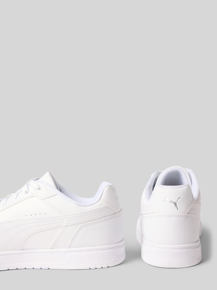 Produktfoto, Sneaker mit Label-Prägung Modell 'Caven III' von PUMA, weißes Glattleder, strukturierte Oberfläche, Herren Sneaker von PUMA
