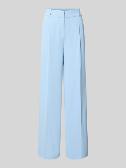 Produktfoto, Wide Fit stoffen broek met persplooien van Christian Berg Cocktail, lichtblauw, achterzakken, haakjes- en ritssluiting, bandwijdte maat 36: 33 cm, binnenbeenlengte maat 36: 80 cm