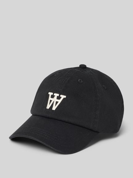 Produktfoto, Basecap aus reiner Baumwolle Modell 'ELI' von WOOD WOOD in dunklem Denim mit gesticktem W, verstärktem Schirm und verstellbarem Riegel