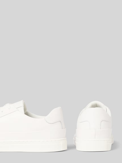 Produktfoto, Sneaker aus echtem Leder mit Logo-Detail Modell 'Cupsole' von PS Poelman in Weiß, abgerundete Passform, glatte Textur, Herren Sneaker, Absatzhöhe bei Größe 44: 3 cm, Schafthöhe: 7 cm, Schaftweite: 9 cm