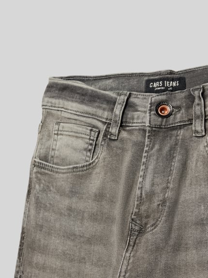 Produktfoto, Straight Fit Jeans mit Logo-Patch Modell 'Garwell' von CARS JEANS in Grau, 5-Pocket-Design, elastischer Baumwoll-Mix, Detailaufnahme