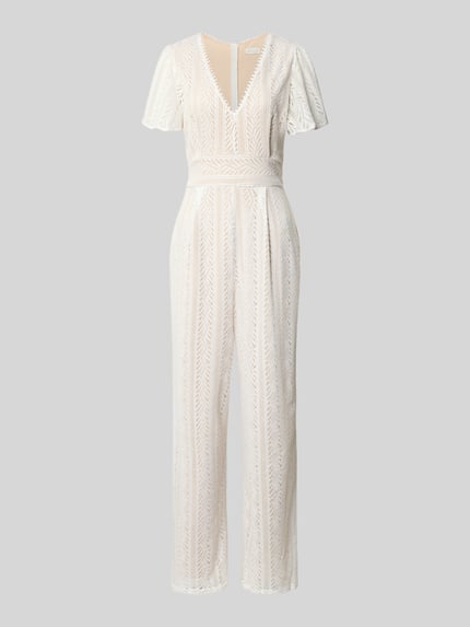 Produktfoto, Jumpsuit mit Lochstickerei und rückseitigem Reißverschluss von Apricot in Creme, Regular Fit, V-Ausschnitt, feine Textur