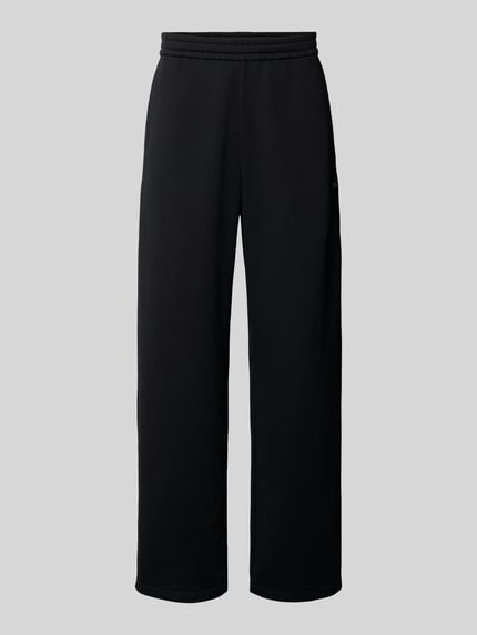 Produktfoto, schwarze Sweatpants mit elastischem Bund von Moose Knuckles aus Baumwollmischung, gerader Schnitt, Eingrifftaschen, Gesäßtasche, glatte Textur, Sweatpants mit elastischem Bund von Moose Knuckles, Herren Sweatpants, Innenbeinlänge 42 cm, Bundweite 80 cm