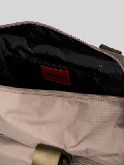 Productfoto, meerkleurige weekendtas met ritssluiting, oor en verstelbare schouderband, logoprint van silicone, Weekender met Reißverschlusstaschen Modell 'EVERETT' van HUGO