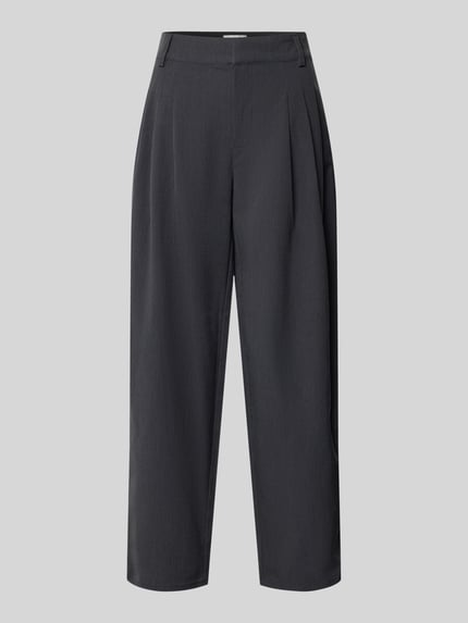 Produktfoto, Barrel Fit Bundfaltenhose Modell 'Evie' von My Essential Wardrobe aus dunkelgrauem Material-Mix mit Viskose-Anteil, glatte Oberfläche, Eingrifftaschen, Bundweite 39 cm, Innenbeinlänge 74 cm.