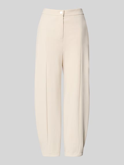 Produktfoto, Bundfaltenhose in verkürzter Passform Modell 'ODINE' von Raffaello Rossi in Beige mit französischen Taschen, lockerer Schnitt, Struktur durch Bügelfalten, Material-Mix mit Stretch-Anteil.