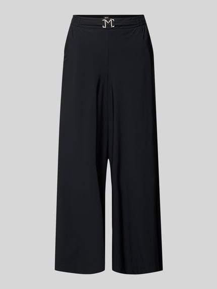 Produktfoto, schwarze Hose in verkürzter Passform mit Gürtel Modell 'Pia' von MAC, weites Bein, elastischer Bund, Material-Mix mit Stretch-Anteil