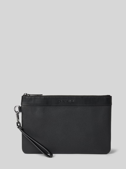 Produktfoto, Travel Pouch aus echt leer van Michael Kors met structuurpatroon, logodetail, hoofvak met ritssluiting, zwart, 30x19x2 cm, schouderband 16 cm