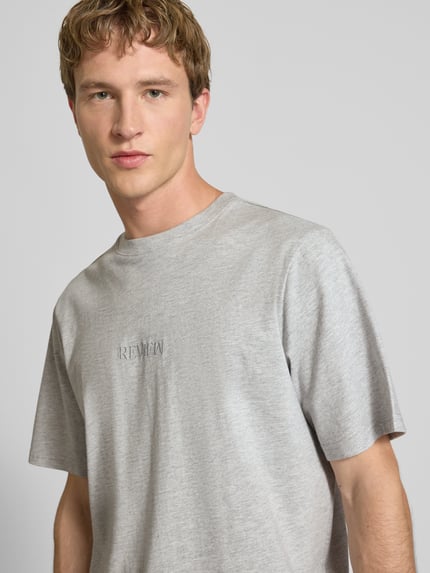 REVIEW T-Shirt mit Rundhalsausschnitt und Logo-Stitching Hellgrau Melange 3