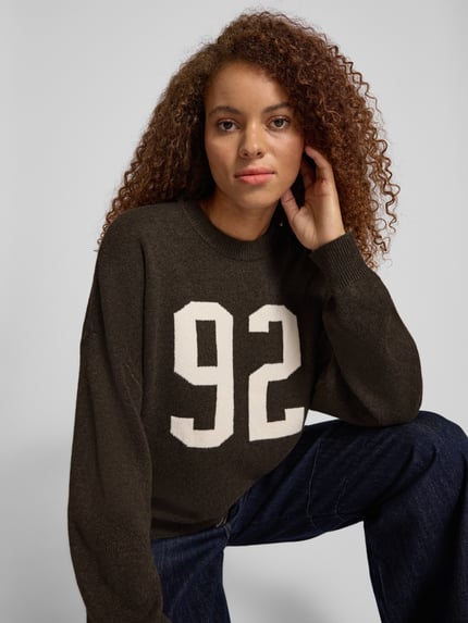 REVIEW Oversized Strickpullover mit Rundhalsausschnitt Mittelbraun Mel 3