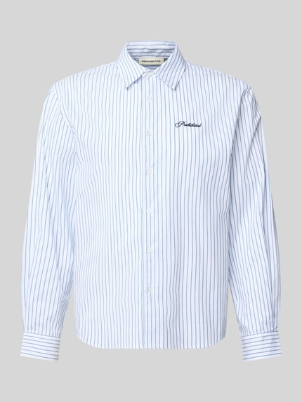 Regular Fit Freizeithemd mit Kentkragen und Label-Stitching Shop The Look MANNEQUINE