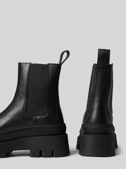 Produktfoto, Stiefel aus echtem Leder mit Logo-Detail von Copenhagen, schwarz, abgerundete Passform, profilierte Sohle, Damenmodell