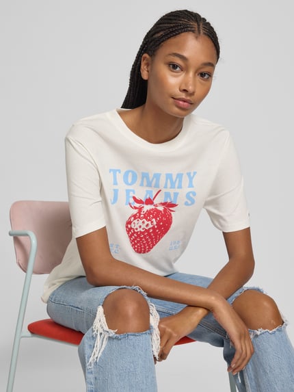 Tommy Jeans T-shirt o kroju relaxed fit z czystej bawełny Złamany biały 3