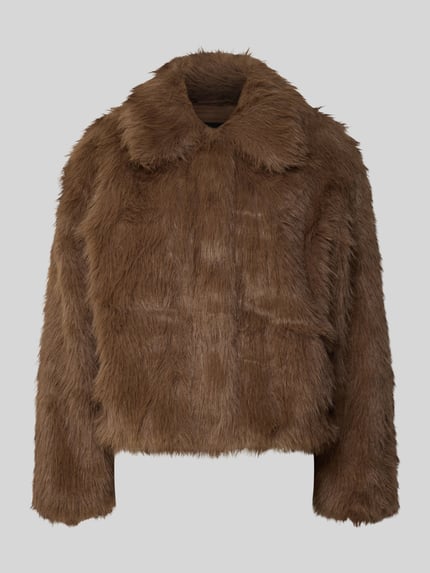 Productfoto, Jacke aus Kunstfell Modell 'Hajora' van OPUS in bruin, regular fit, opstaande kraag, verborgen ritssluiting, zachte textuur.