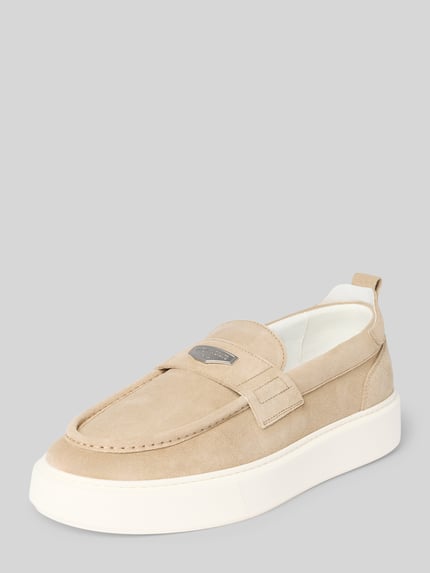 Produktfoto, Loafer met label-detail model 'ROWAN' van Antony Morato van echt leer, beige, afgeronde neus, gestructureerde zool, maat 44.