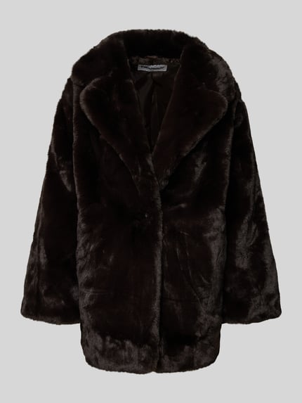 Jacke aus Kunstfell mit Reverskragen Shop The Look MANNEQUINE