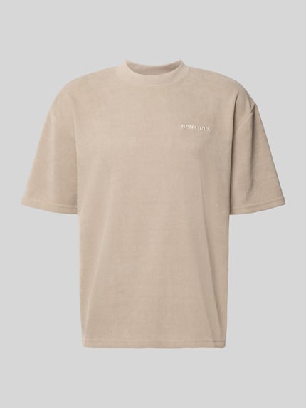 Produktfoto, Oversized T-Shirt mit Logo-Stitching Modell 'Lagos' von Pegador, beige, elastischer Material-Mix, Oversized-Fit, Struktur-Optik, Rückenlänge Größe M 65 cm, Herren T-Shirt