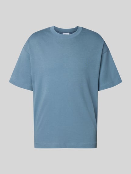 Produktfoto, T-Shirt mit Rundhalsausschnitt Modell 'BARRON' von Jack & Jones w niebieskim kolorze, bawełniany miks z domieszką stretchu, krój regular fit, długość tyłu w rozmiarze M: 69 cm