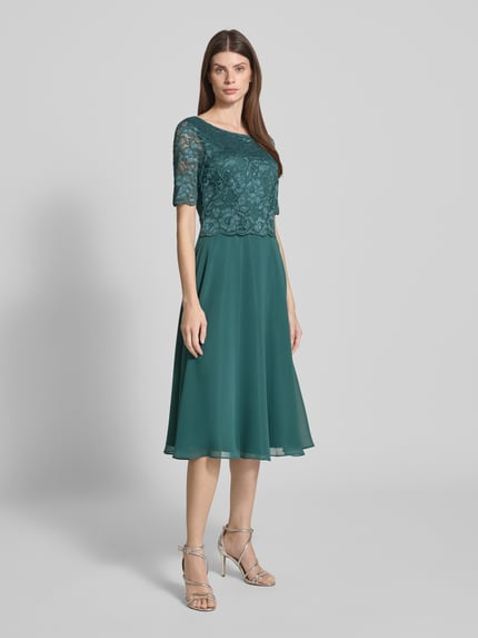 Vera Mont Knielanges Cocktailkleid mit Spitze Smaragd 1