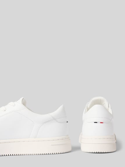 Produktfoto, Sneaker aus Leder mit Label-Detail Modell 'Julien' von HECHTER PARIS, weiß, Abgerundete-Spitze, Schnürung, Absatzhöhe 4 cm, Schafthöhe 8 cm, Schaftweite 10 cm