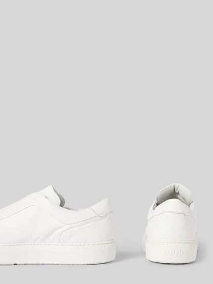 Produktfoto, Slip-on-Sneaker aus Leder Modell 'METRO' von Lloyd, biała skórzana cholewka, zaokrąglony nosek, gumowa podeszwa, wysokość obcasa w rozmiarze 44: 4 cm, wysokość cholewki w rozmiarze 44: 7 cm, szerokość w rozmiarze 44: 10 cm
