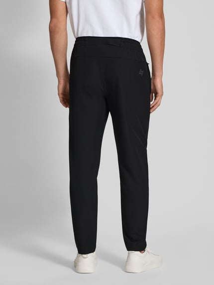 EA7 Emporio Armani Spodnie dresowe z detalem z logo Czarny 5