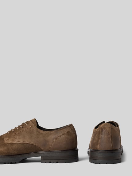 Produktfoto, braune Schnürschuhe aus echtem Veloursleder Modell 'RONY 9' von Marc O'Polo, matte Oberfläche, Herren Schnürschuhe
