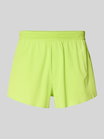 Produktfoto, Shorts mit elastischem Bund Modell 'SENSE AERO' von Salomon, leuchtend gelb, Material-Mix mit Stretch-Anteil, Regular-Fit, strukturierte Oberfläche, Bundweite 38 cm, Innenbeinlänge 7 cm, für Herren